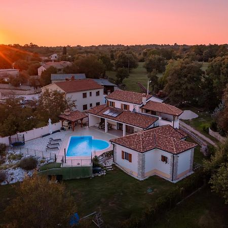 Villa Arton Heated Swimming-Pool Zminj Exterior photo